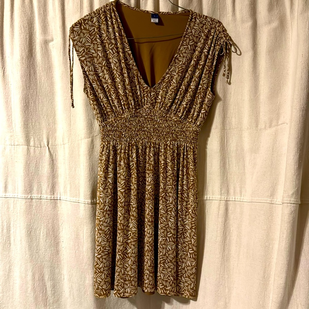 Old navy size small cap sleeve mesh dress with lining
